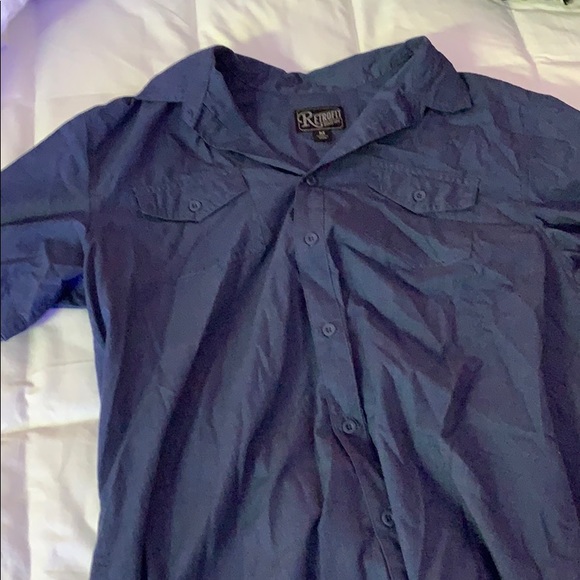 Button up - Picture 1 of 1